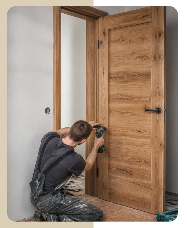 Профессиональный монтаж деревянной двери в Кстове под ключ